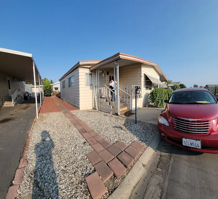 Magic Lamp Mobilehome Community Picture 4
