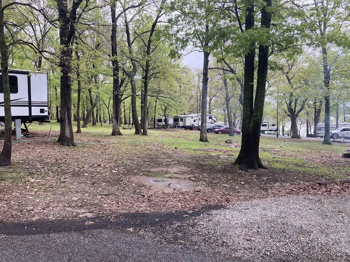 Hawthorn Bluff Campground & Fishing Area Picture 2