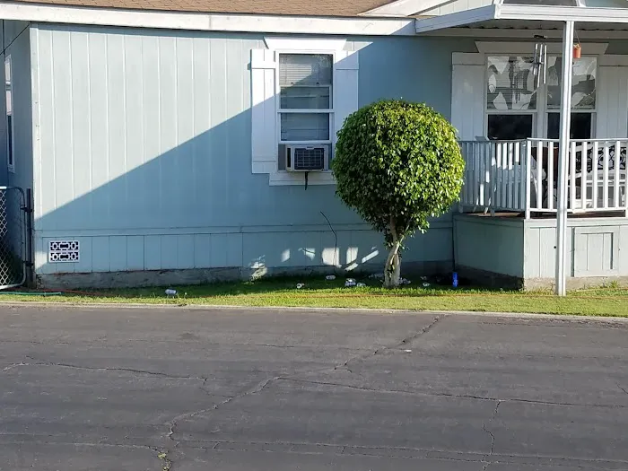 Buena Park Manor Picture 2