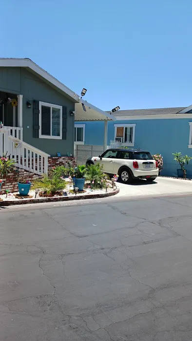 Buena Park Manor Picture 3