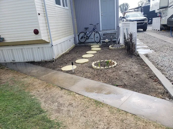 Rosewood Mobile Home & RV Park Picture 8