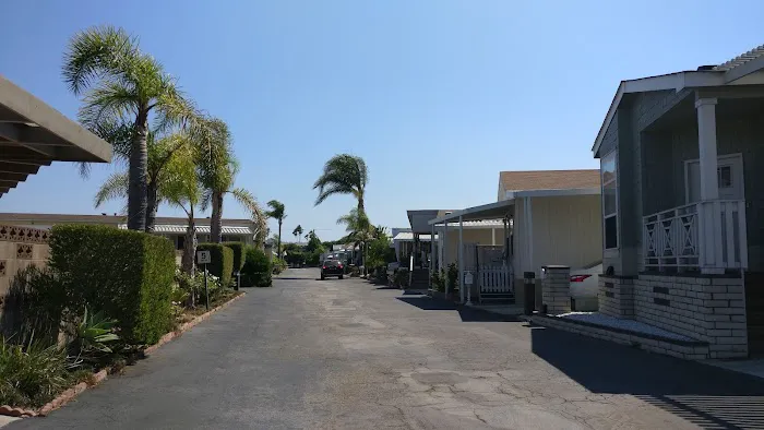 Del Amo Gardens Picture 5