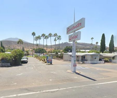 Sweetwater Lodge