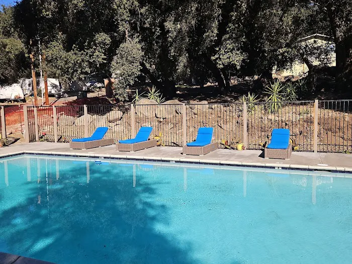 OAKKNOLL RV & CAMPGROUND Picture 2