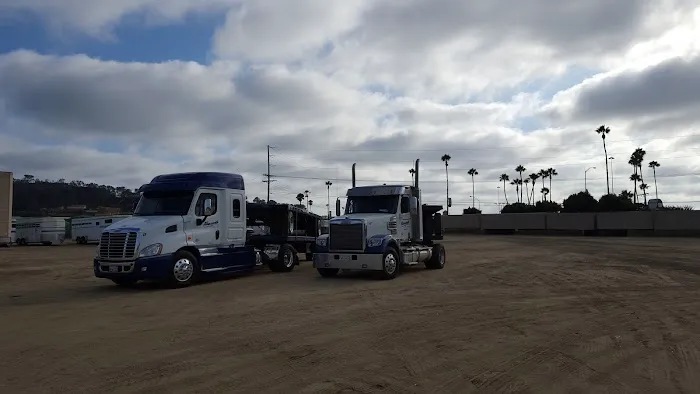 Del Mar Fairgrounds Surf & Turf RV Park Picture 4