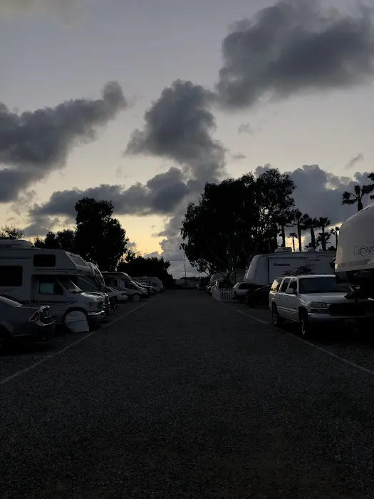 Del Mar Fairgrounds Surf & Turf RV Park Picture 3