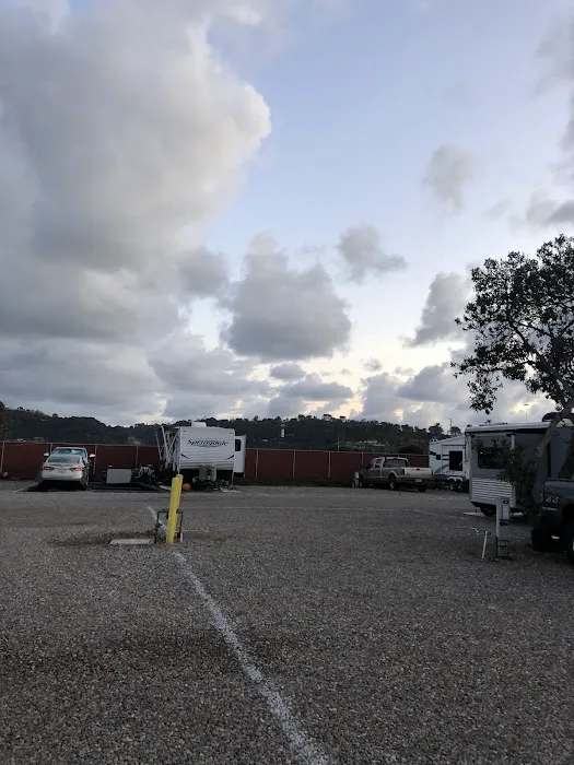 Del Mar Fairgrounds Surf & Turf RV Park Picture 8