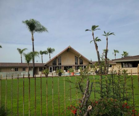 Hawaiian Village Mobile Homes