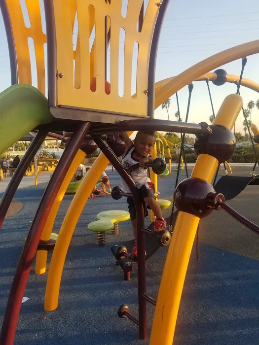 Thunderbird Mobile Home Park Picture 6