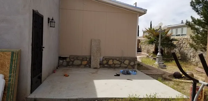 Palm Desert Mobile Home Park Picture 1