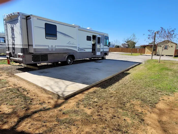 Country Living RV Park Resort Picture 2