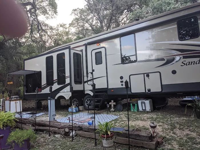 Ol' River RV Park Picture 5