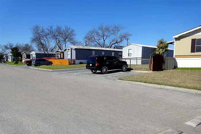 North Valley Manufactured Home Community Picture 3