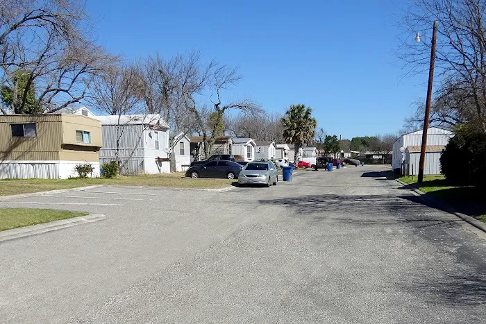 North Valley Manufactured Home Community Picture 9