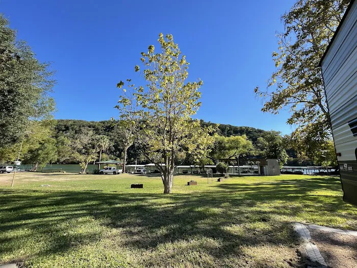 Riverbend RV Park / Lake Austin Picture 9
