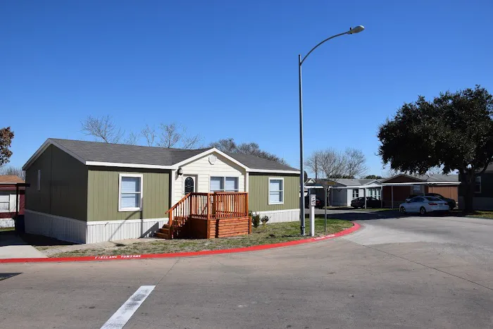 Dessau Fountain Estates Manufactured Home Community Picture 1