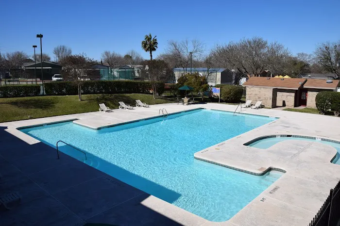 Dessau Fountain Estates Manufactured Home Community Picture 3