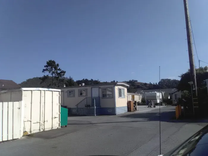 Hilltop Mobile Home Park Picture 4