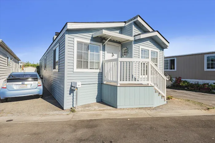 Harbor Village Mobile Home Park Picture 2