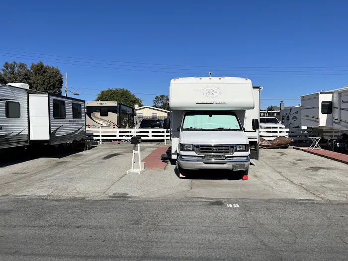 Trailer Villa Picture 3