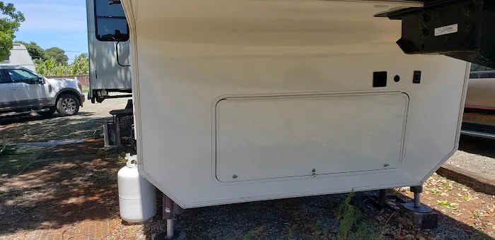 Tradewinds RV Park Picture 7