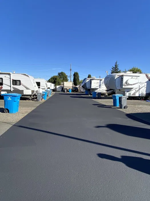 Bay Breeze Rv and Mobile Estates Picture 3