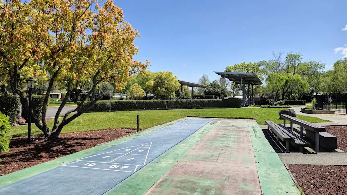 Los Robles Mobile Home Park Picture 1