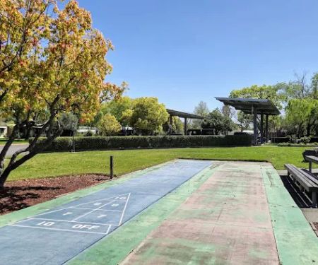 Los Robles Mobile Home Park