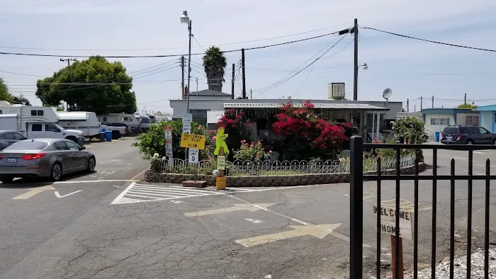 Vallejo Mobile Home Community & RV Park Picture 3