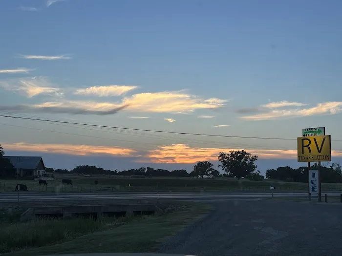 Texas Station RV Park Picture 7