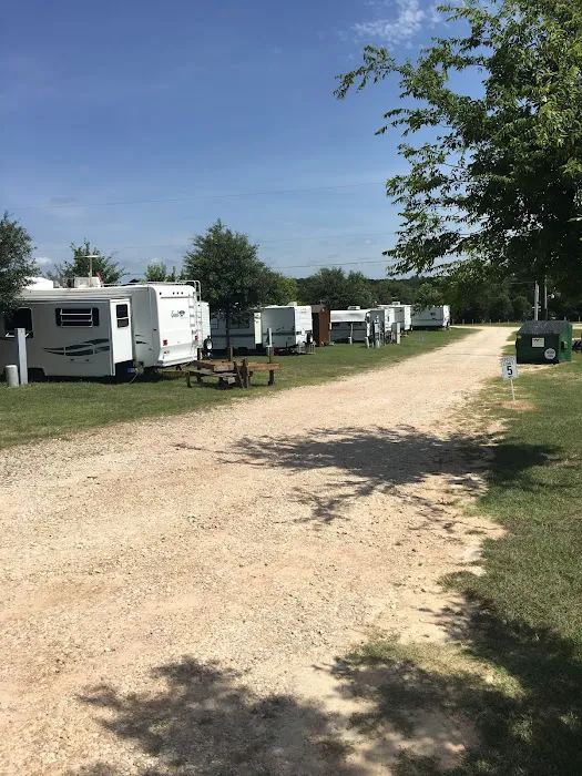 Happy Campers RV Park Picture 2