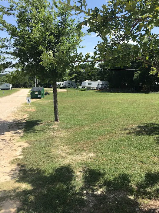 Happy Campers RV Park Picture 5