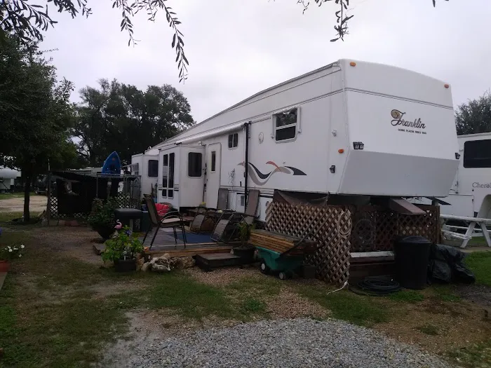 Happy Campers RV Park Picture 9