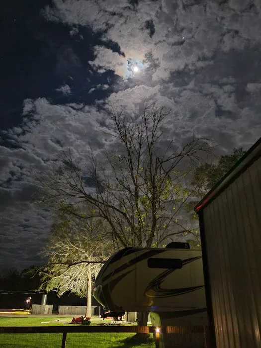 Towering Oaks RV Park Montgomery Texas Picture 7