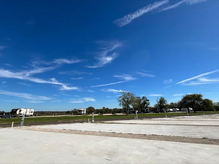 Hillview RV Park Picture 2