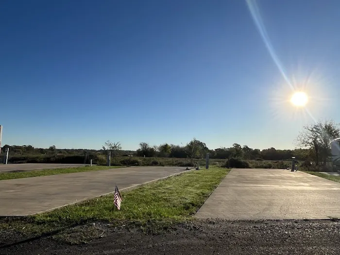 Hillview RV Park Picture 9