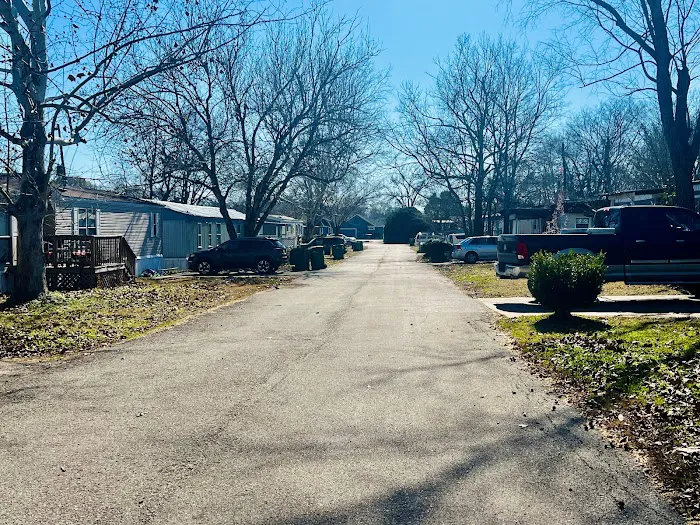 Cedar Crest Mobile Home Park Picture 2