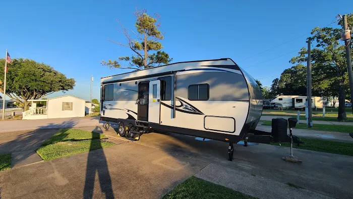 Holiday RV Park Picture 5