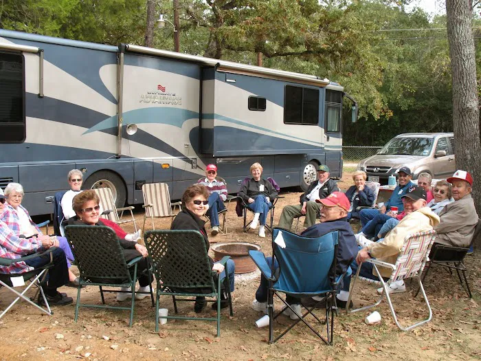 Crockett Lakefront Rv Resort & Marina Picture 6