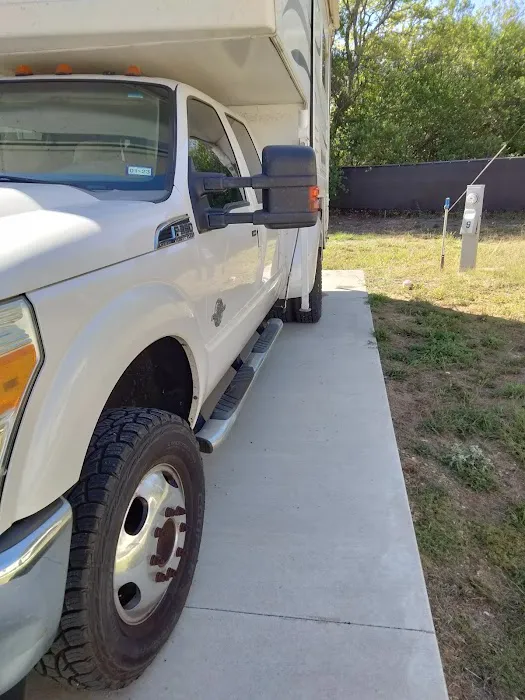 Sandy Pines RV Park Picture 7