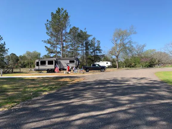 Sandy Pines RV Park Picture 5