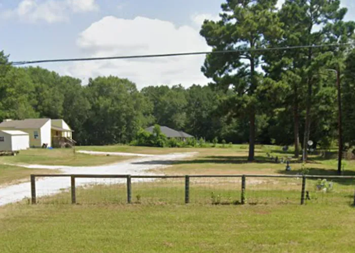 The Vagabond's Outpost RV Camp Picture 3