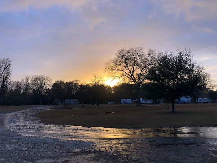 Magnolia RV Park Picture 3
