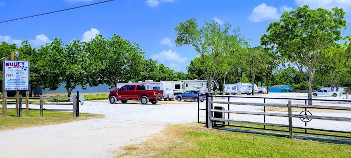 Willie's RV Haven Picture 7
