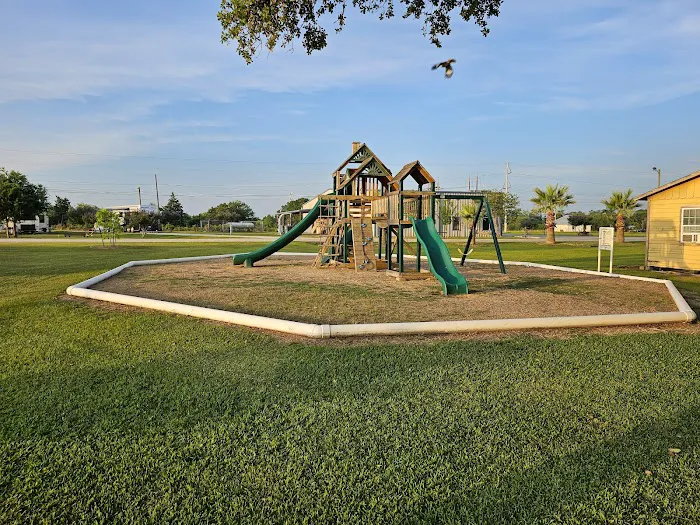 Orange Texas RV Resort Picture 9