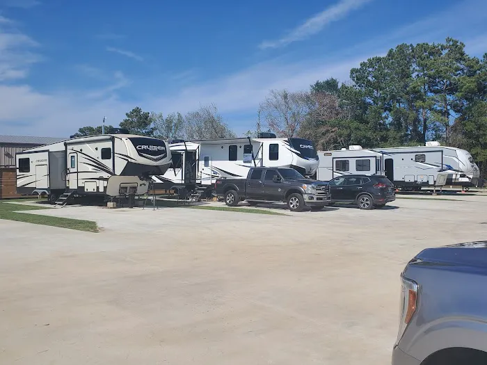 Orangefield RV Park Picture 2