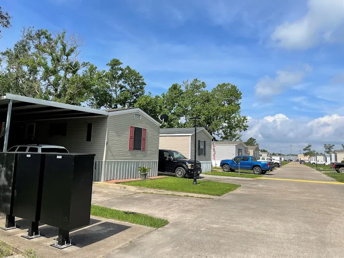 Stadium Village Mobile Home Park Picture 1