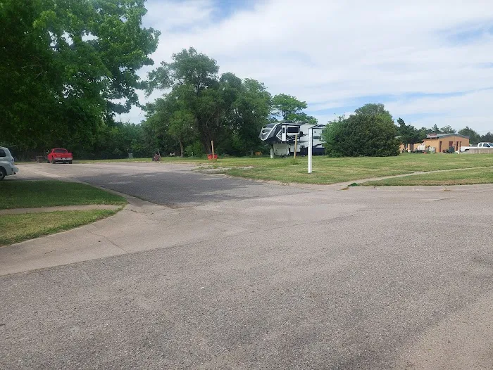 All Seasons Mobile Home & RV Park Picture 3