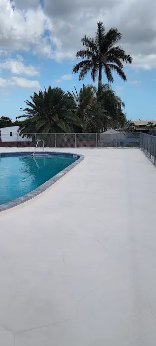 Aquarius Mobile Home & RV Park Picture 3