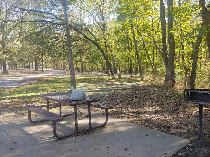 Devils Den Campground E Picture 5